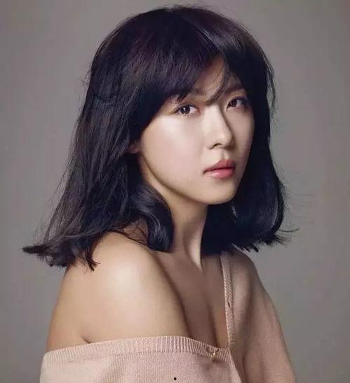 韩国明星头像女黑白,韩国明星头像中的女性风采”