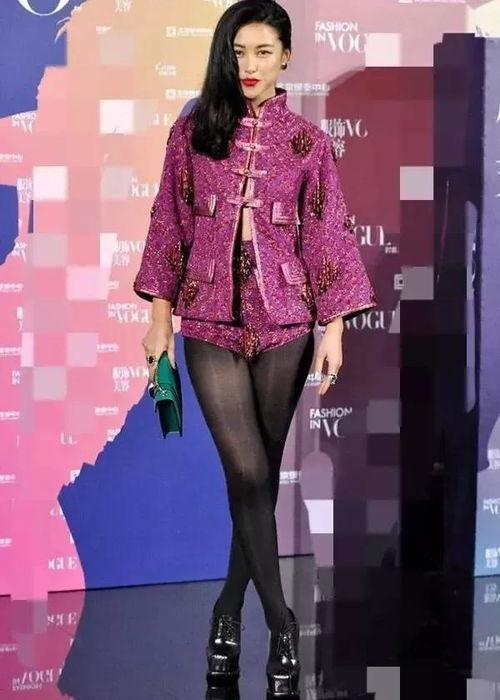 明星棕色丝袜衣服,明星演绎棕色丝袜的时尚魅力